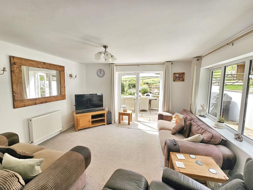 Primrose Cottage, Sandhawes Hill, East Grinstead, West Sussex photo 3