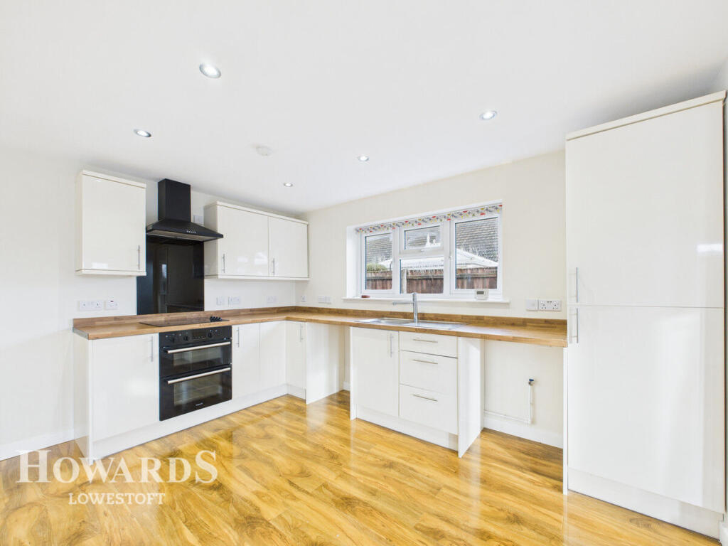 Clover Way, Gunton photo 3