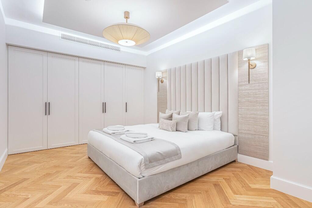 Main image of property: Wigmore Place, London, W1U