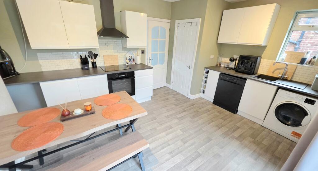 House in Tameside, Greater Manchester - View 4