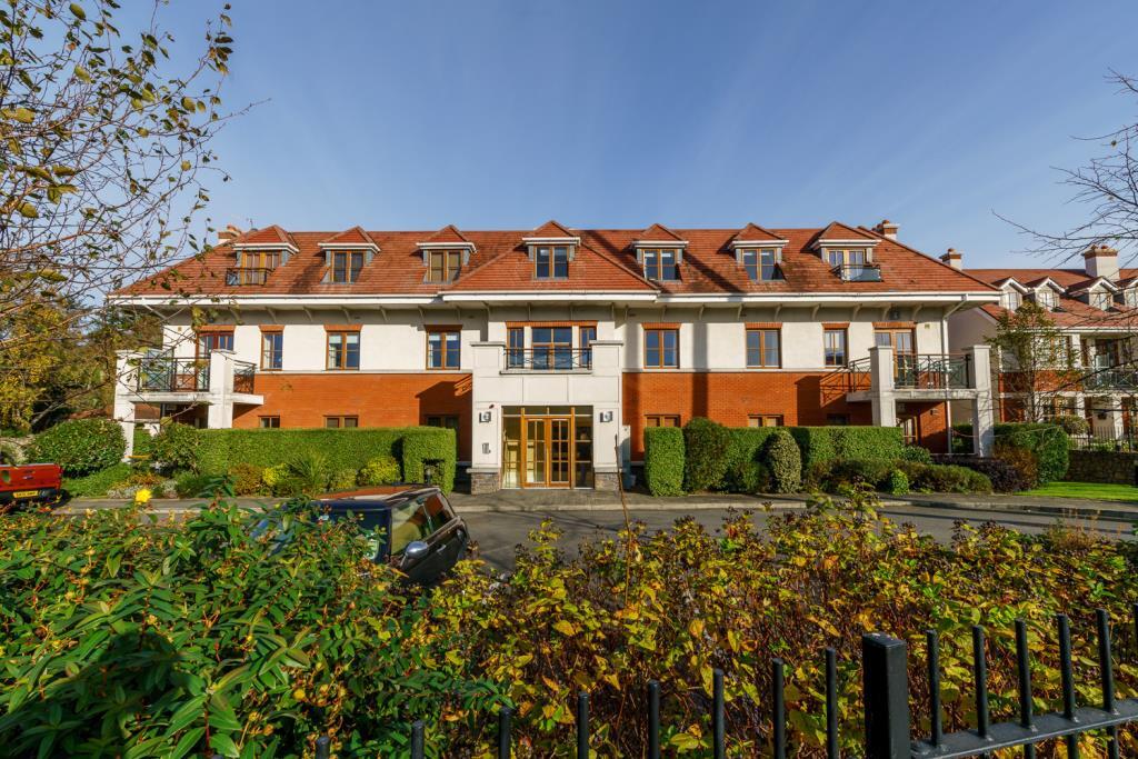 Main image of property: 8 Cairnbrook Hall, Glenamuck Road, Carrickmines, Dublin 18, D18 K1X1