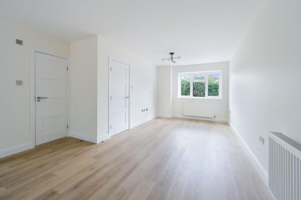 House in Kingston upon Thames - View 4