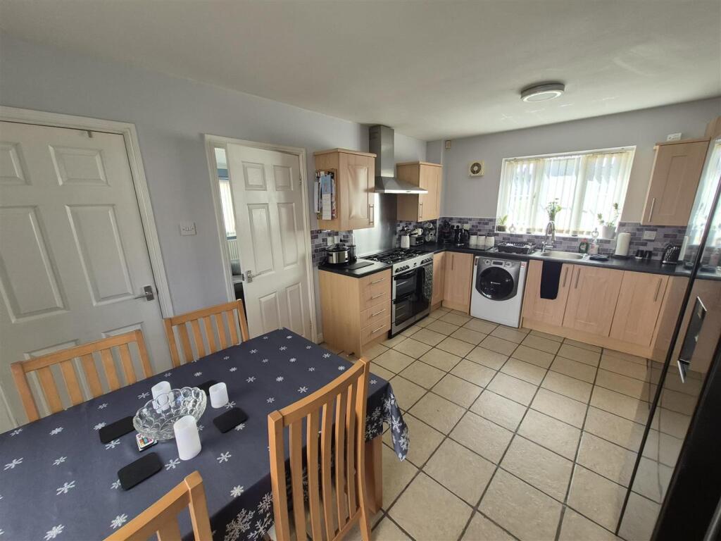 John Shelton Drive, Coventry photo 4