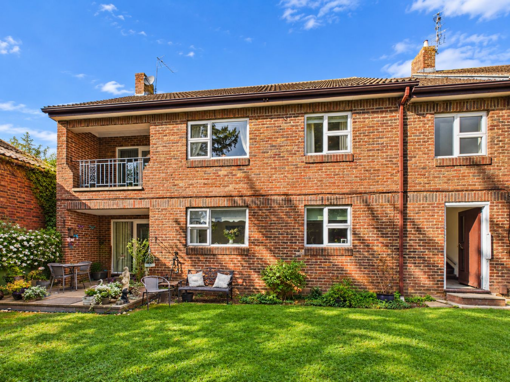 Apartment in Stevenage - View 3