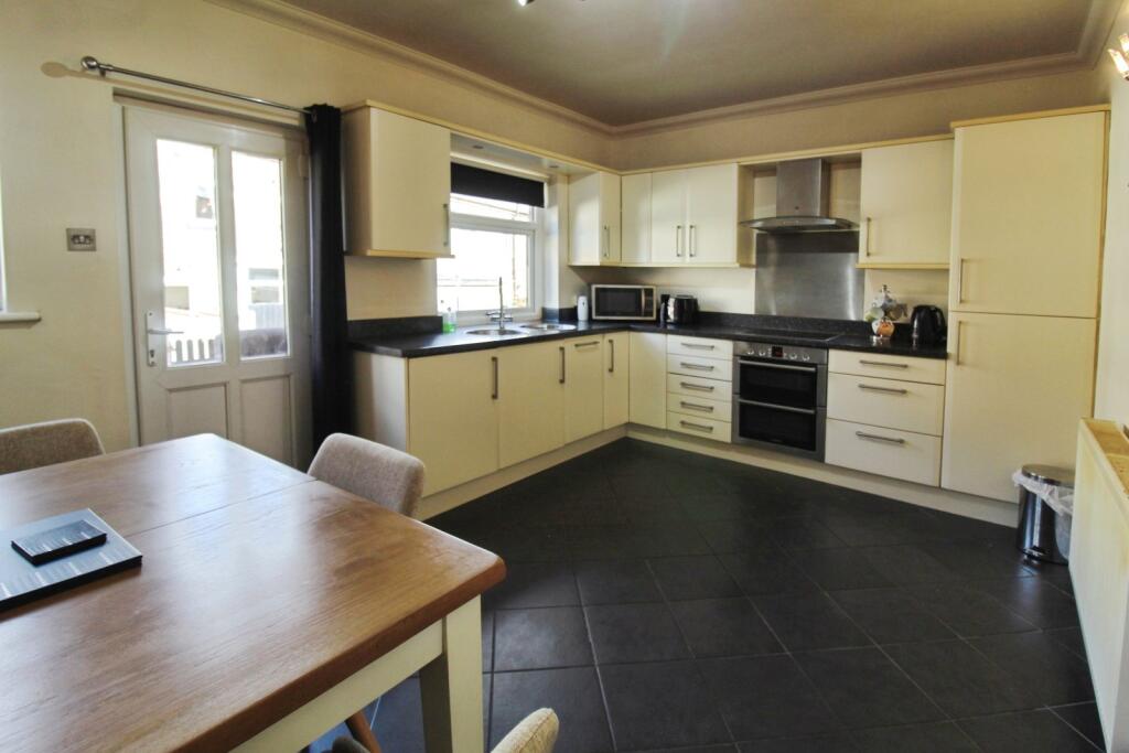 Avondale Street, Colne, Lancashire, BB8 photo 3