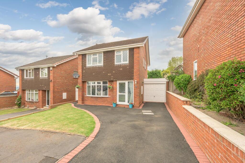 4-bed detached on Avington Close, Sedgley, £375,000