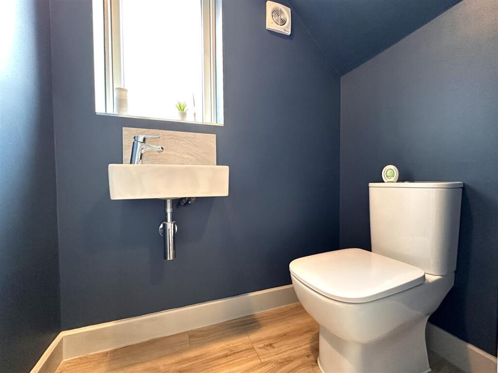 House in Newark and Sherwood, Collingham - More