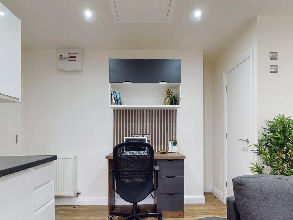 Main image of property: Flat 17, 34 Hyde Terrace #165828
