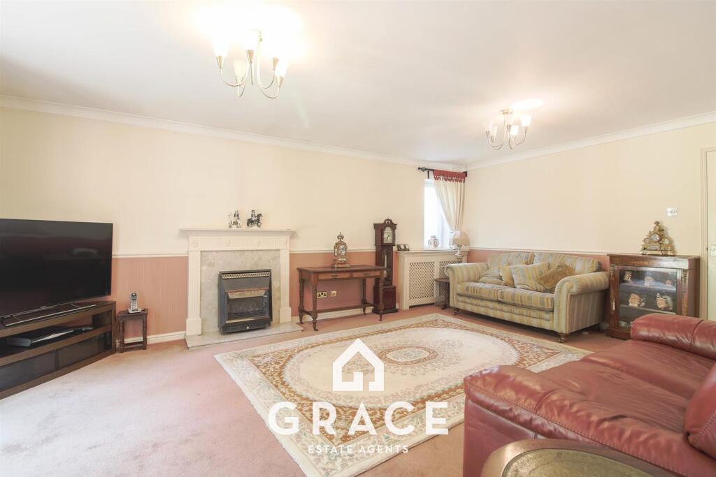 Chestnut Drive, Claydon, Ipswich photo 3