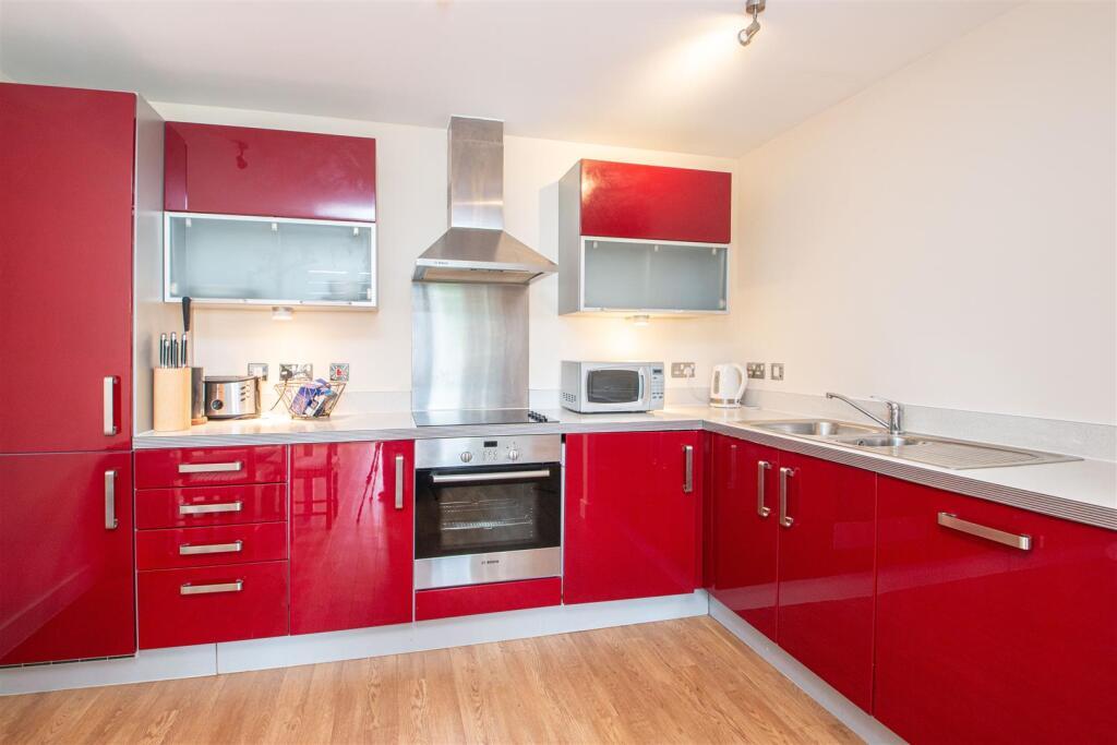 Apartment in Milton Keynes - View 2