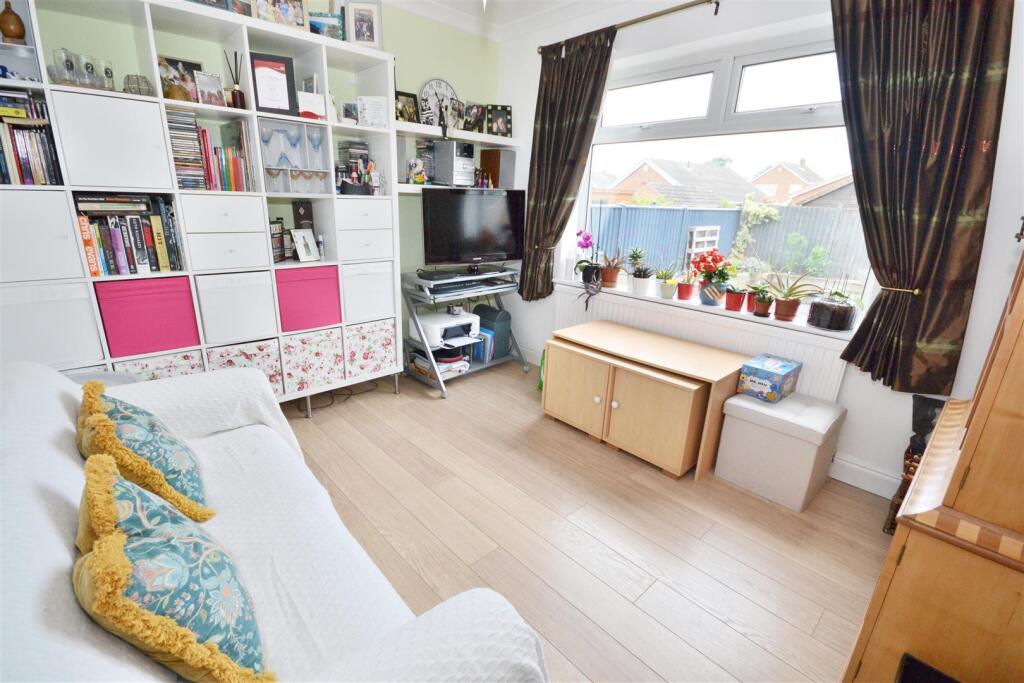 Hill Rise Drive, Market Weighton, York photo 4