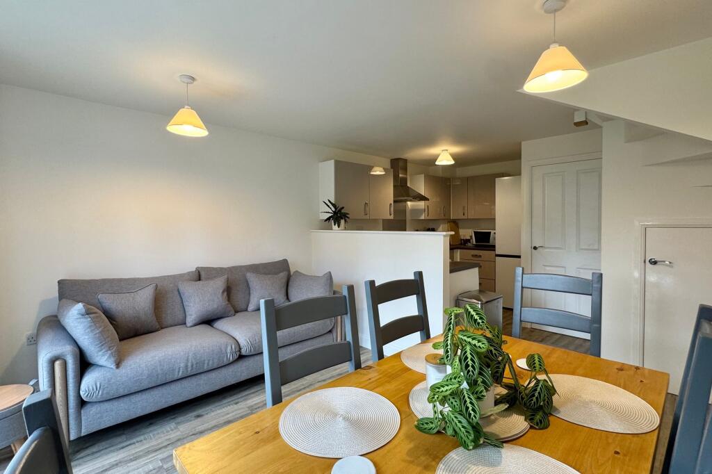 House in High Peak, Tintwistle - View 5