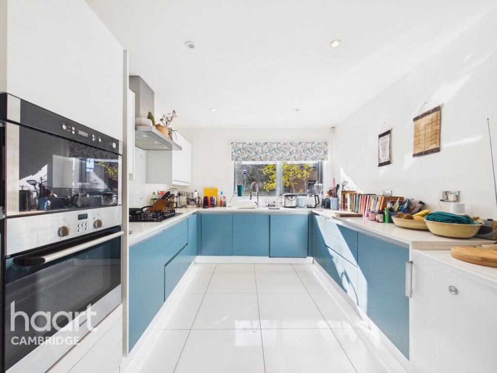 House in Cambridge, Petersfield - More