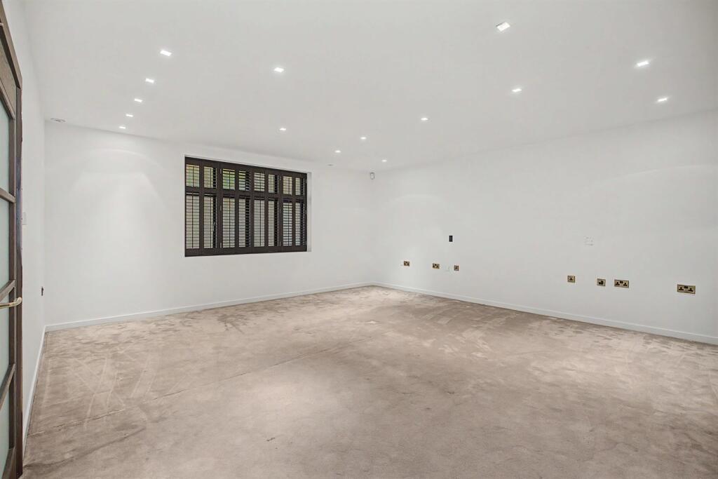 House in Trafford, Greater Manchester - View 3