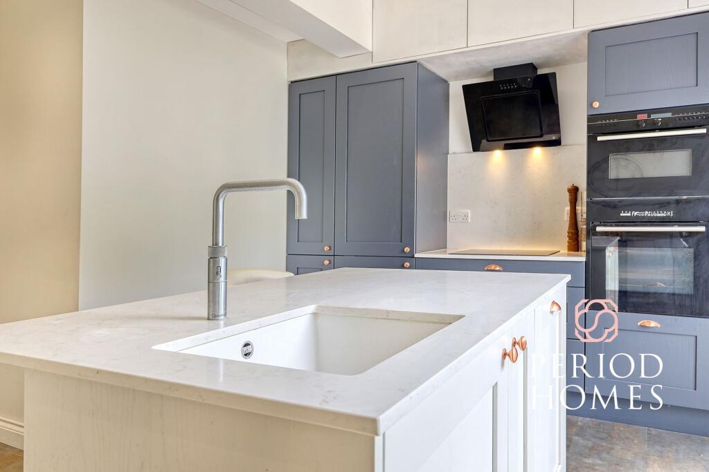 House in Basildon, Ramsden Crays - View 5