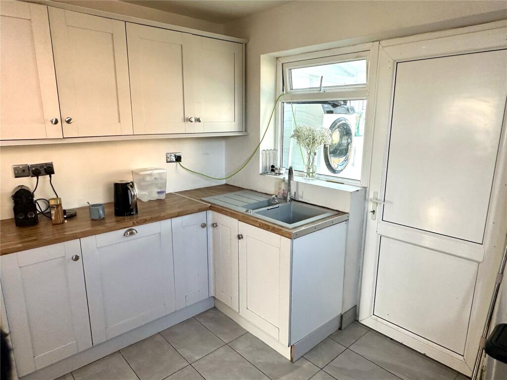 House in Birmingham, Hall Green - View 4