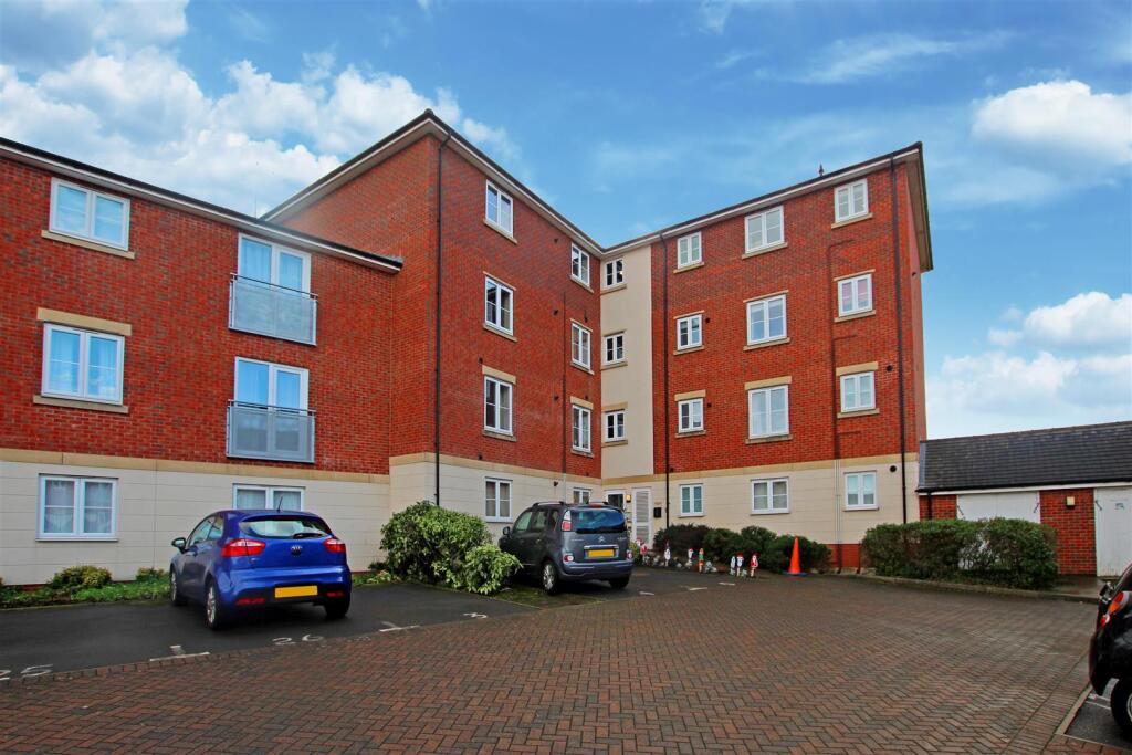 Main image of property: Dixon Close, Redditch, B97 6AJ