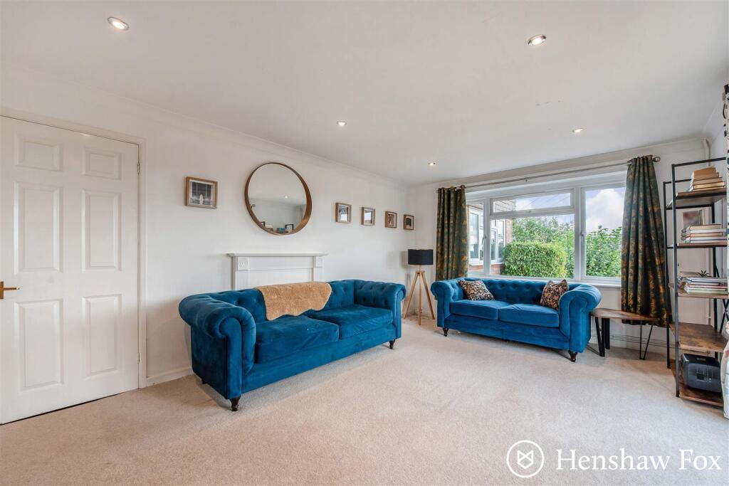 House in Southampton - More