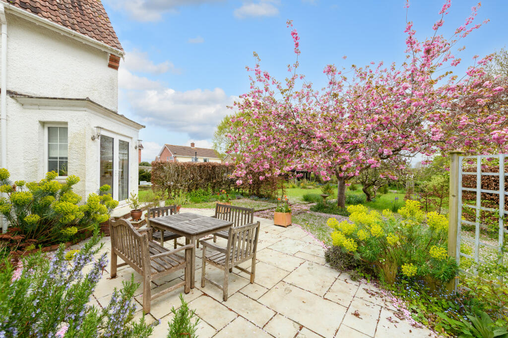 Additional image 4 of Burleigh Lane, Street