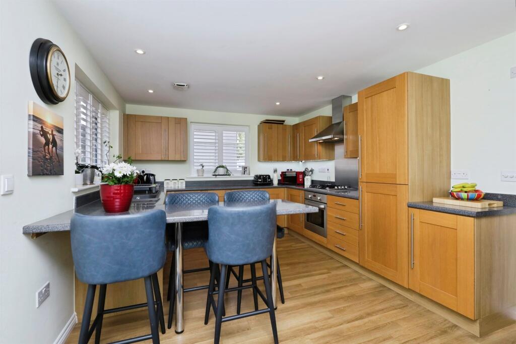 Solent Crescent, Hailsham photo 4