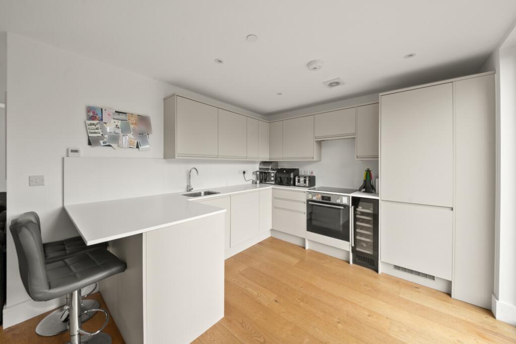 Mountbatten Court, Uxbridge Road, Hanwell, W7 photo 4