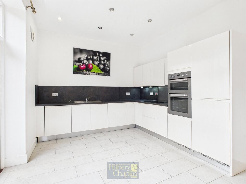 Chelsea Way, Brentwood, Essex, CM14 photo 2