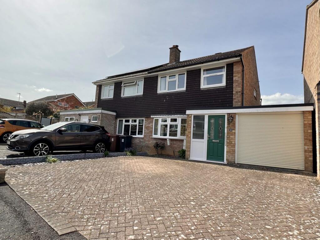 3-bed semi-detached on Willcox Drive, Melton Mowbray, £229,950