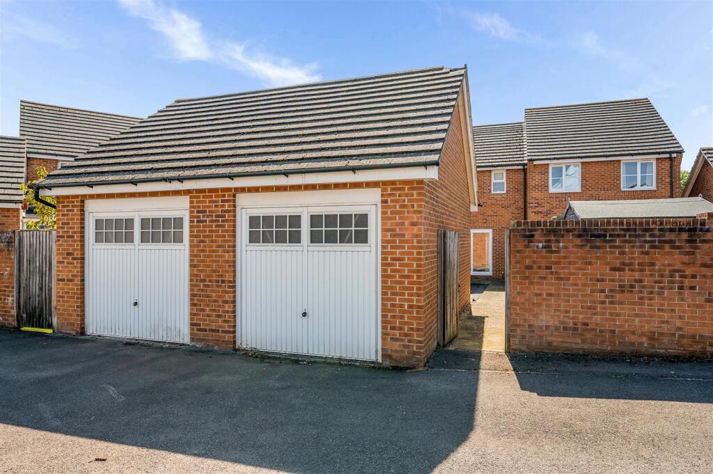 House in Portsmouth - View 5