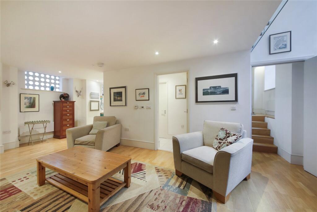 Main image of property: Albion Walk, London, N1