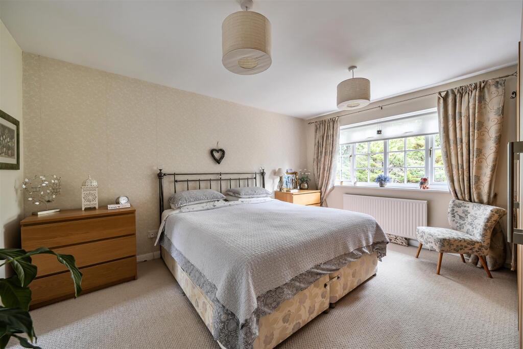 House in Runnymede, Englefield Green - View 5