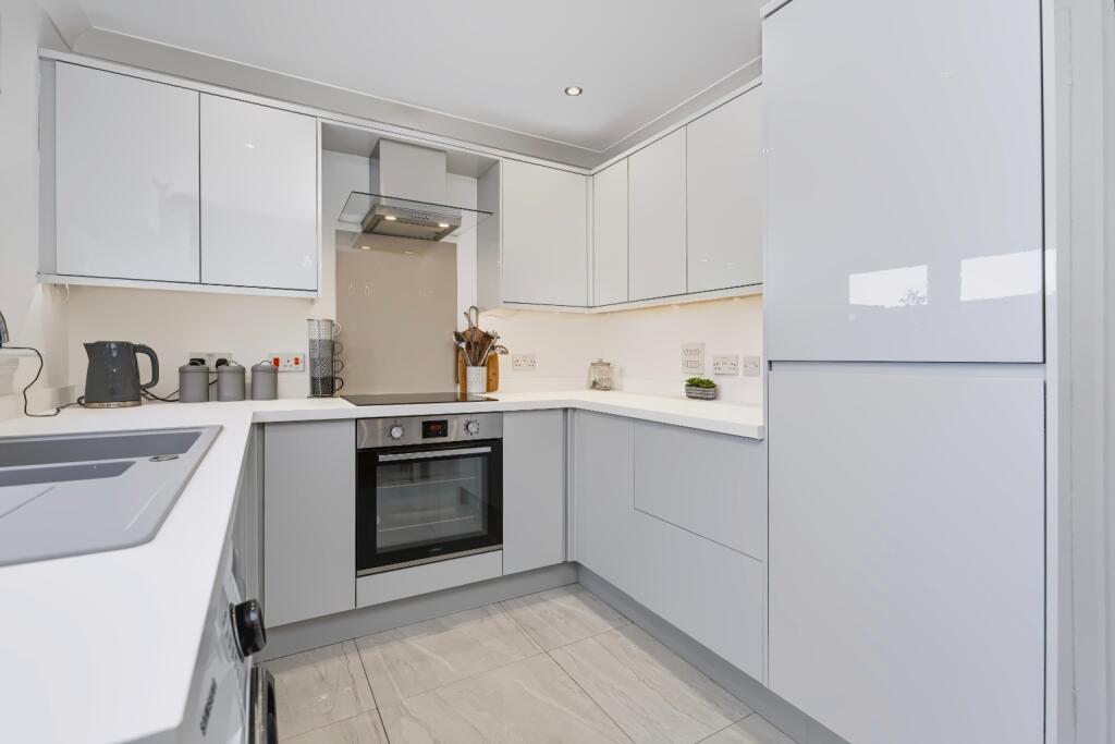 House in Pumpherston, Craigshill - More