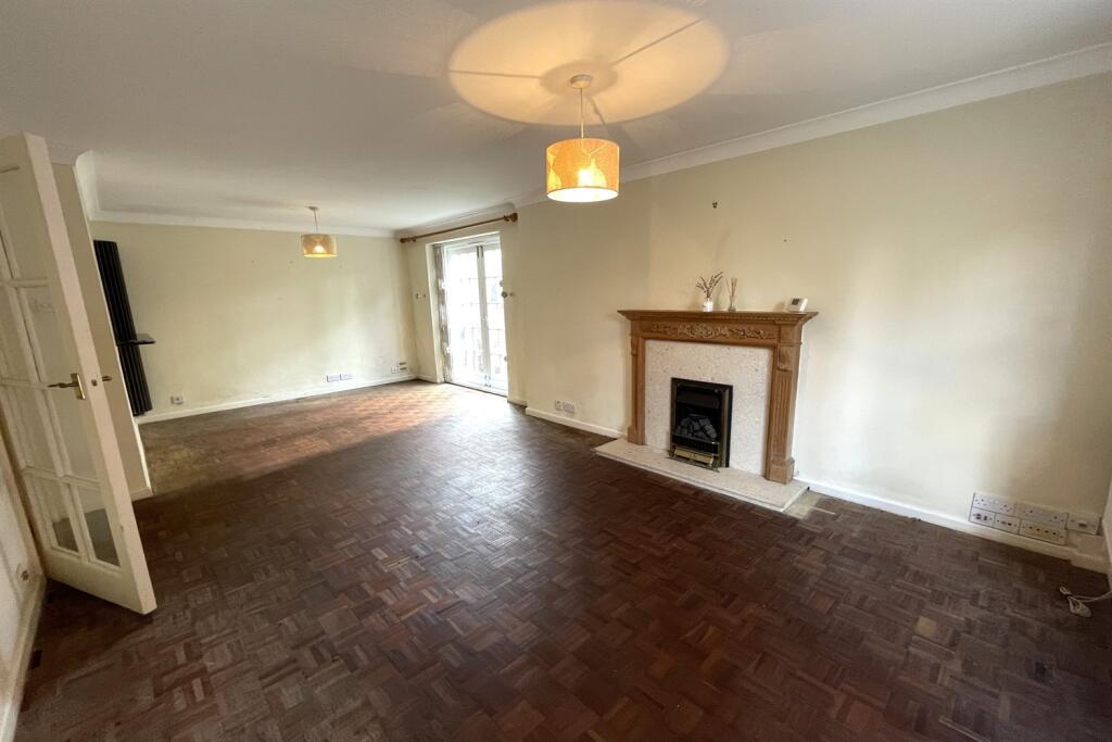 Apartment in Reading - View 3