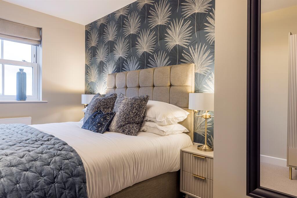 House in Manningtree, Mistley - More