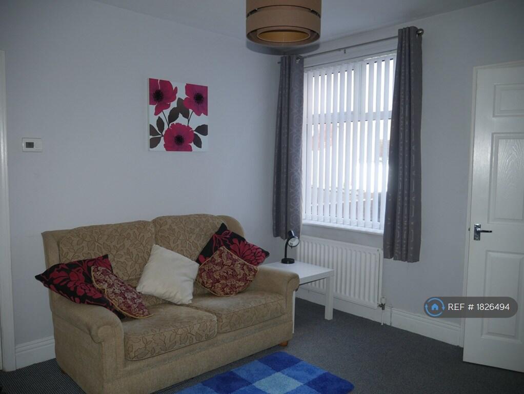 Apartment in Gateshead, North East - View 3