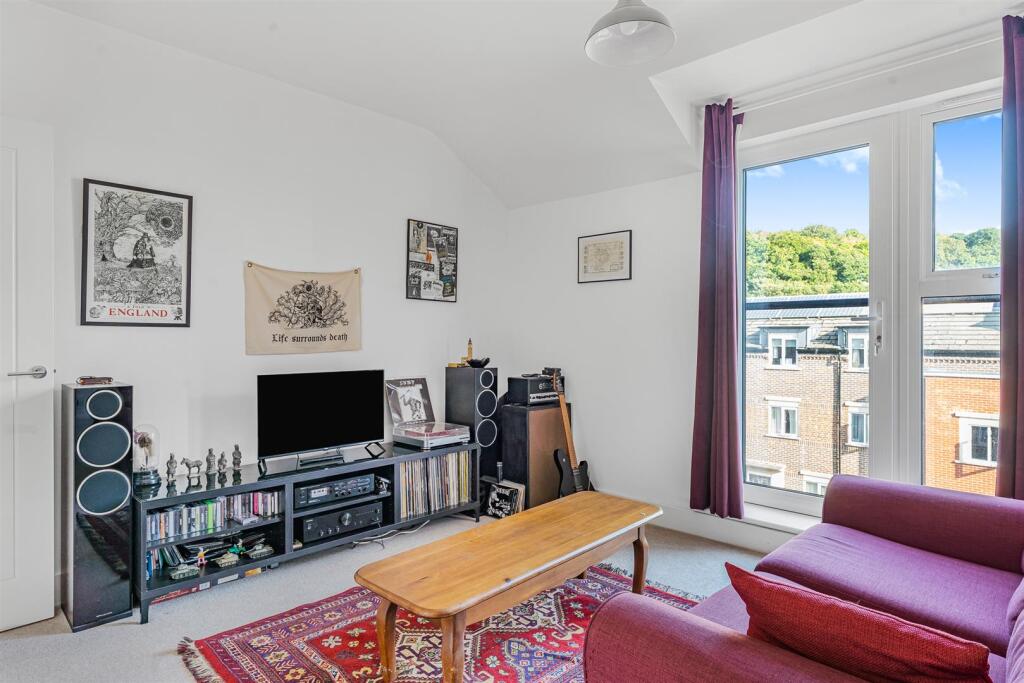 Charles Street, Luton - View 6