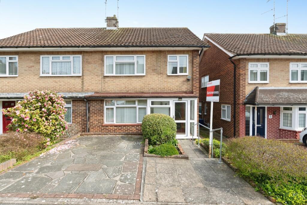 Main image of property: Hillside Close, Billericay, Essex, CM11