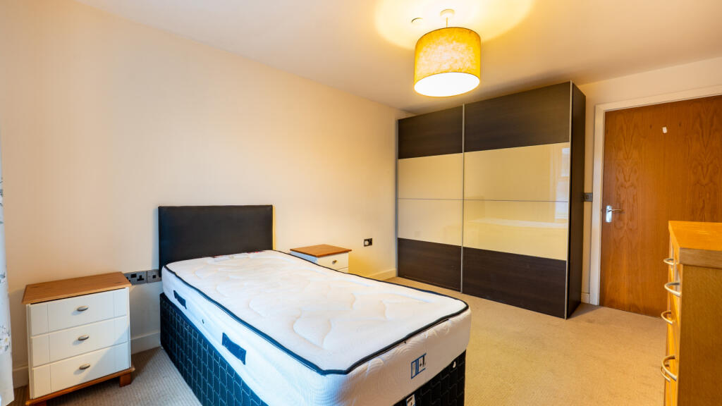 Apartment in Douglas, Willaston - More