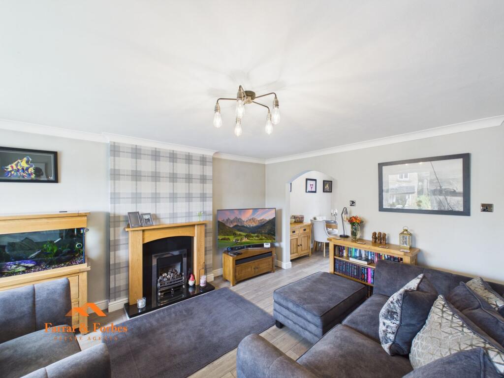 Rochester Drive, Burnley, BB10 photo 5
