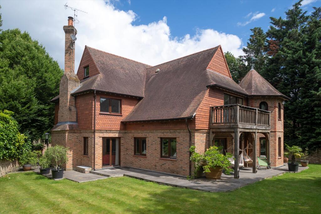Main image of property: Beverley Lane, Coombe Estate, Kingston Upon Thames, Surrey, KT2