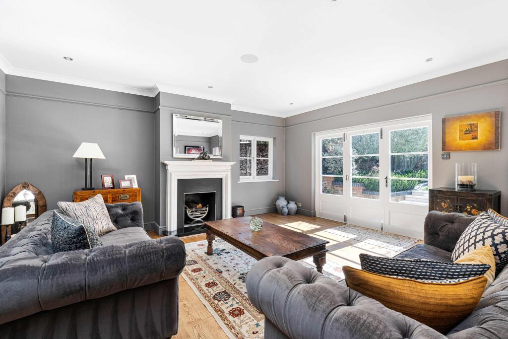 House in Slough - View 3