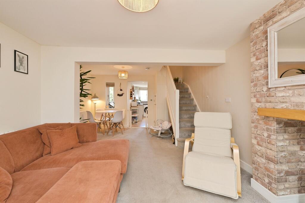 House in South Holland, Fleet - More
