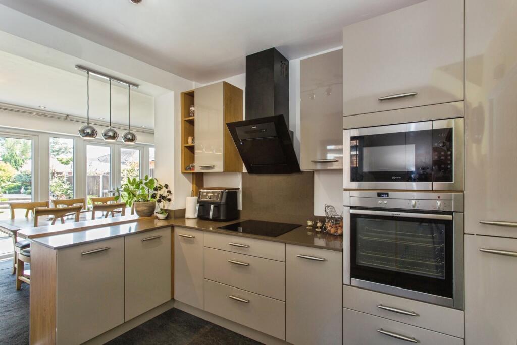 House in South Ribble, Coupe Green - View 4