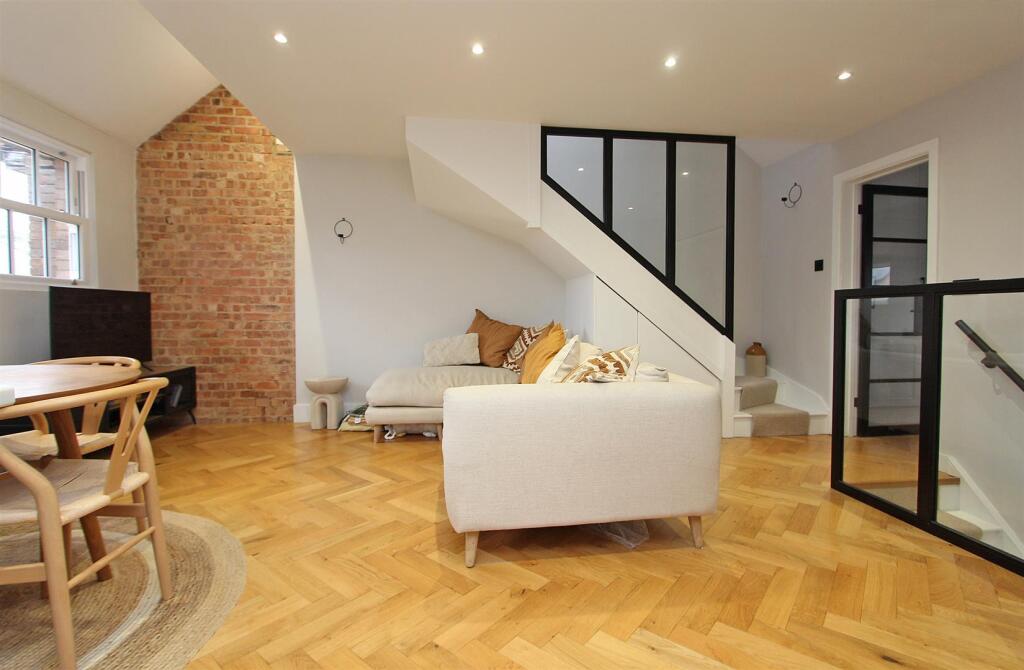 Main image of property: High Road, Chipstead, Coulsdon