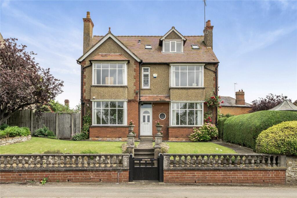 Main image of property: Northampton Road, Earls Barton, Northampton, Northamptonshire, NN6