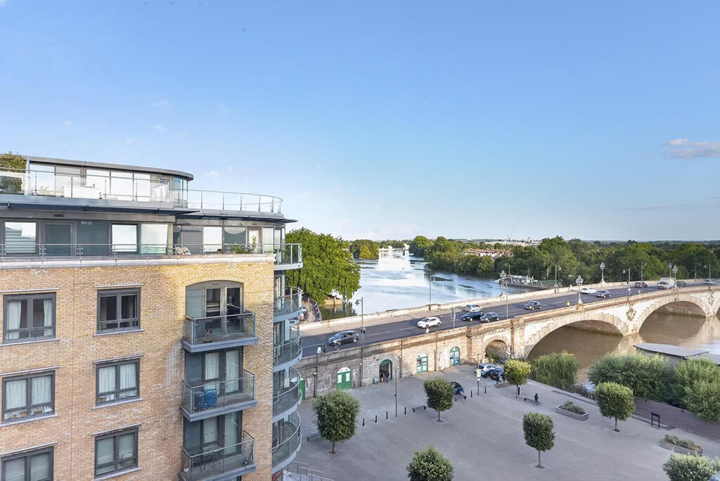 Main image of property: Kew Bridge Road, Brentford, TW8
