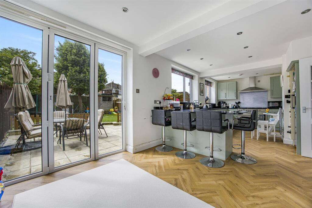 Orwell Drive, Keynsham photo 5