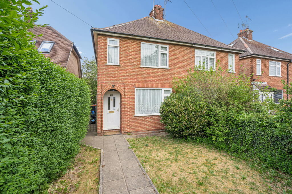 Main image of property: Halfmoon Lane, Dunstable, LU5 4AB