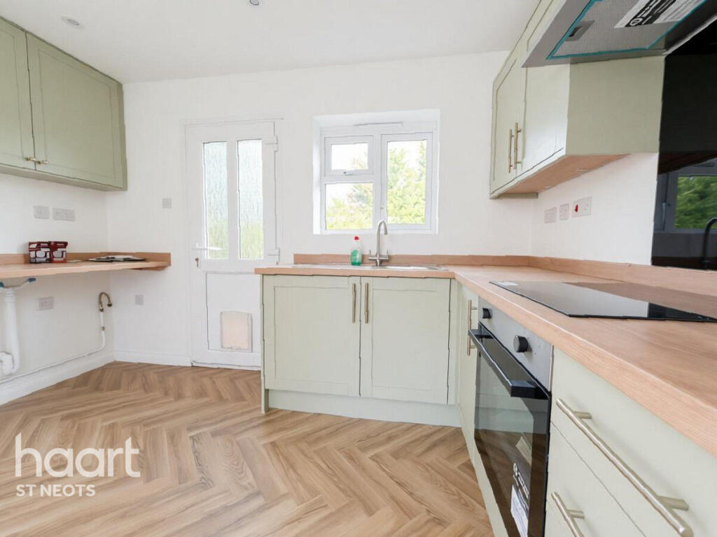 House in Huntingdonshire, Holme - View 4