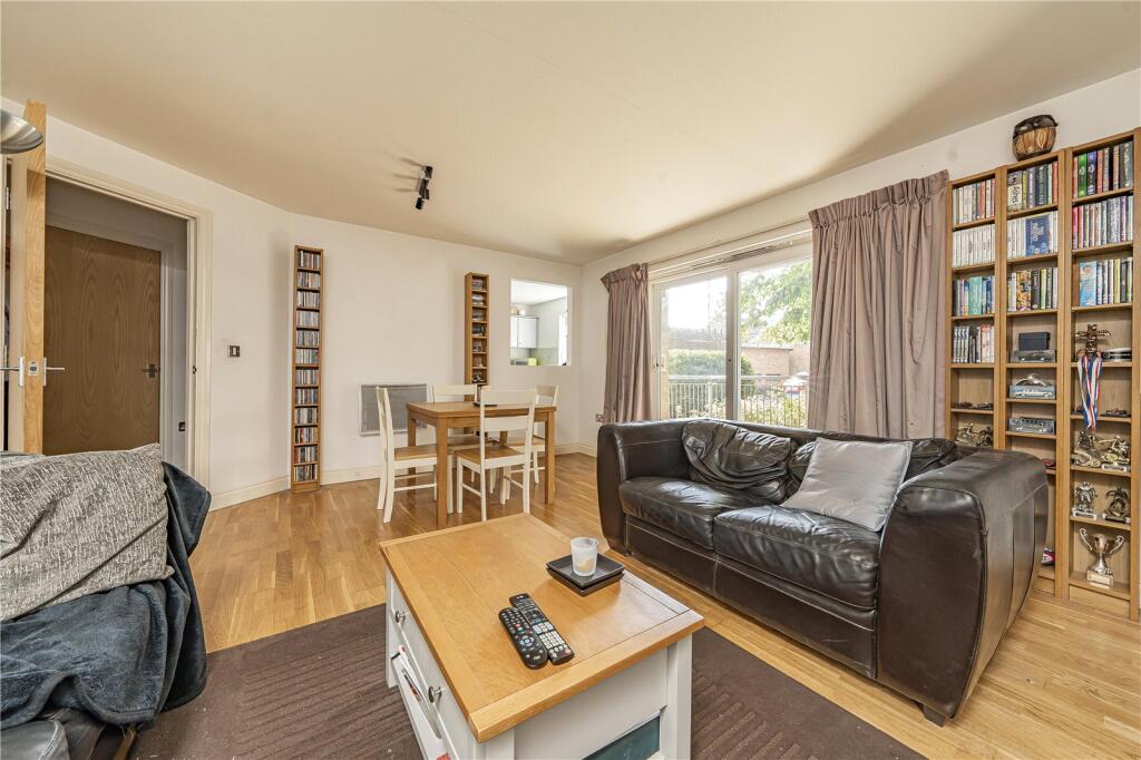 Apartment in Twickenham - View 2