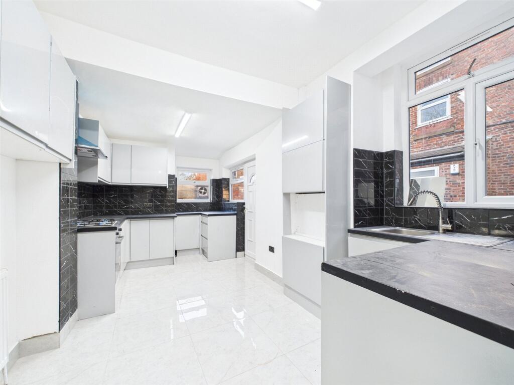 Urmston Lane, Stretford, Manchester, Greater Manchester, M32 photo 3